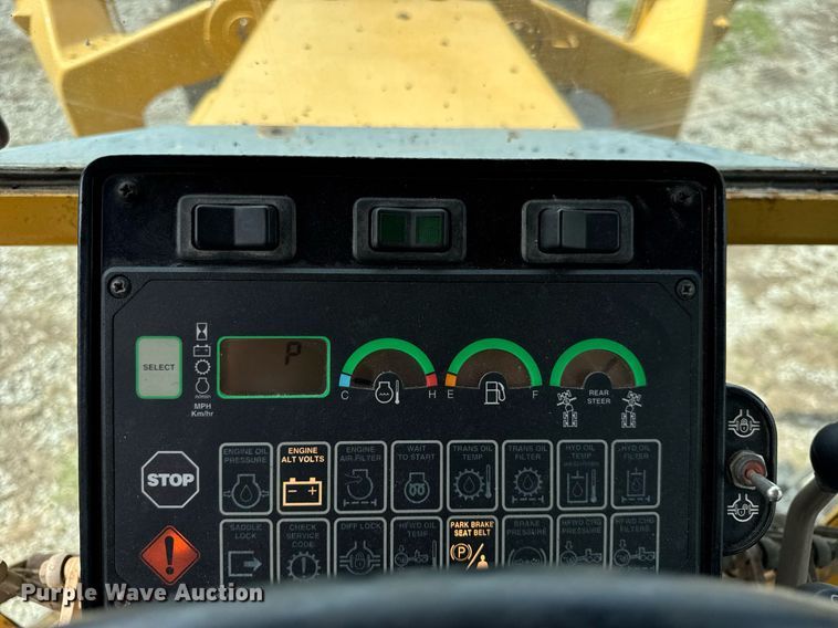 image for item DU3470 2001 John Deere 770CH motor grader