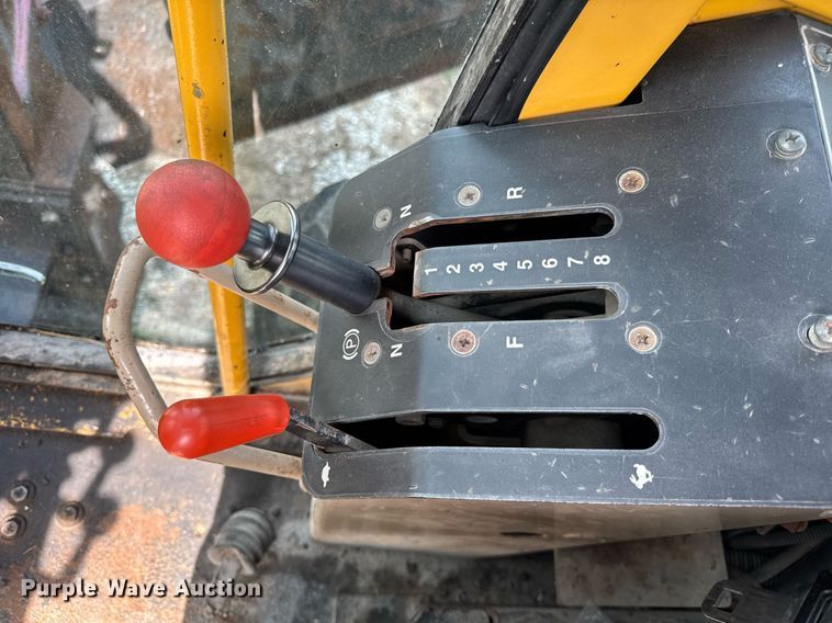 image for item DU3470 2001 John Deere 770CH motor grader