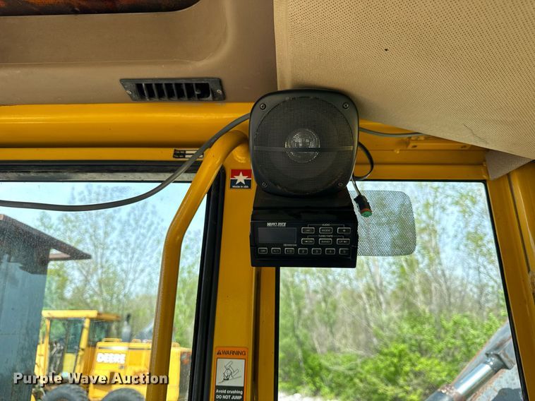 image for item DU3470 2001 John Deere 770CH motor grader