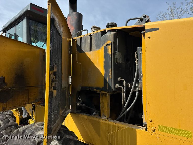 image for item DU3470 2001 John Deere 770CH motor grader