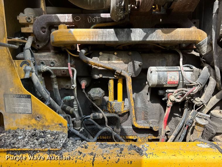 image for item DU3470 2001 John Deere 770CH motor grader