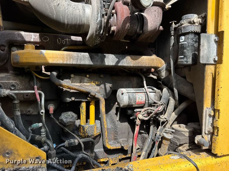 image for item DU3470 2001 John Deere 770CH motor grader