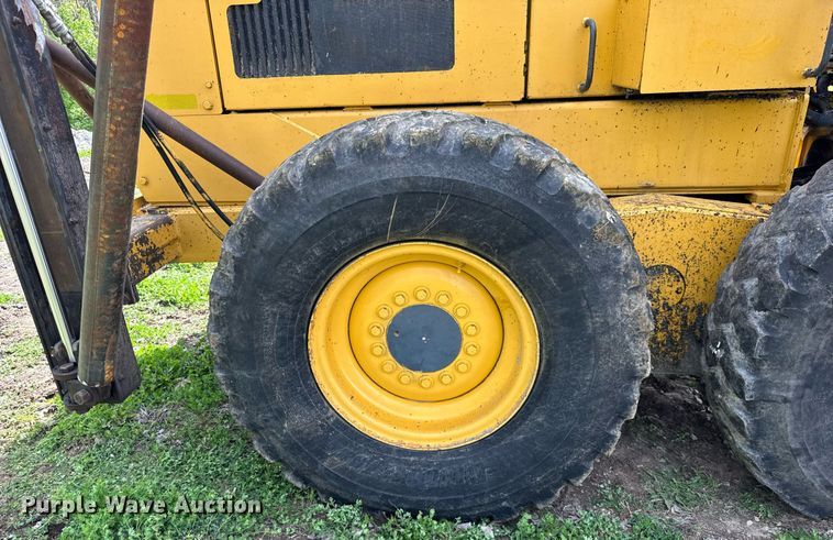 image for item DU3470 2001 John Deere 770CH motor grader