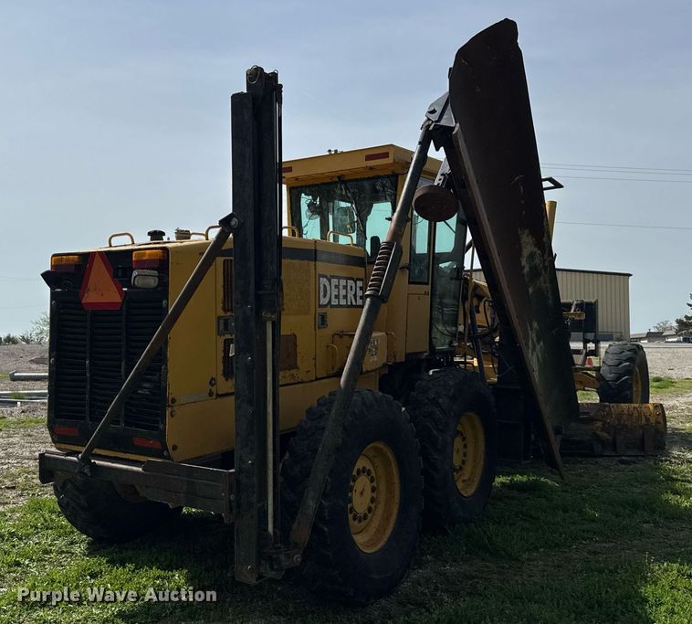 image for item DU3471 2000 John Deere 770CH motor grader