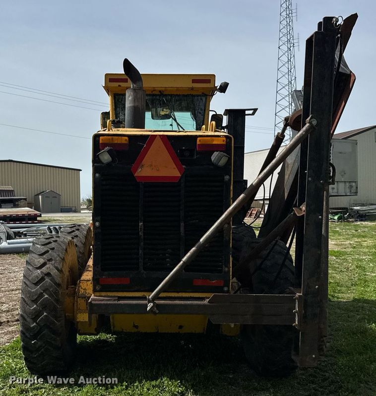 image for item DU3471 2000 John Deere 770CH motor grader