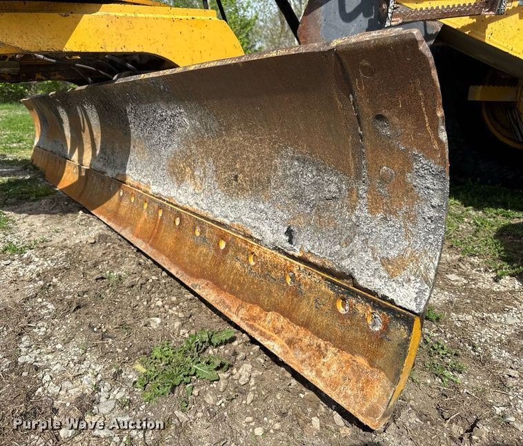 image for item DU3471 2000 John Deere 770CH motor grader