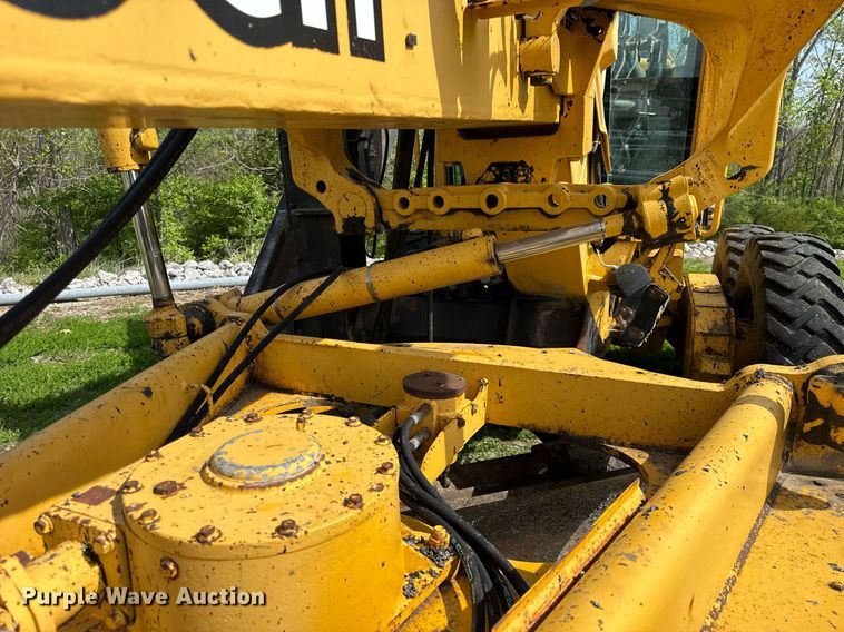 image for item DU3471 2000 John Deere 770CH motor grader