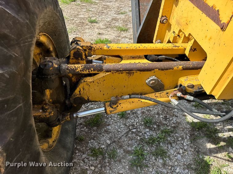 image for item DU3471 2000 John Deere 770CH motor grader