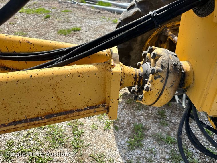 image for item DU3471 2000 John Deere 770CH motor grader