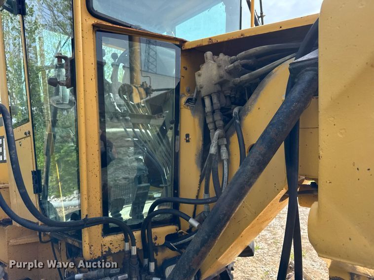 image for item DU3471 2000 John Deere 770CH motor grader