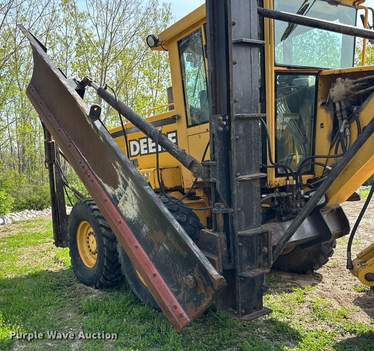 image for item DU3471 2000 John Deere 770CH motor grader