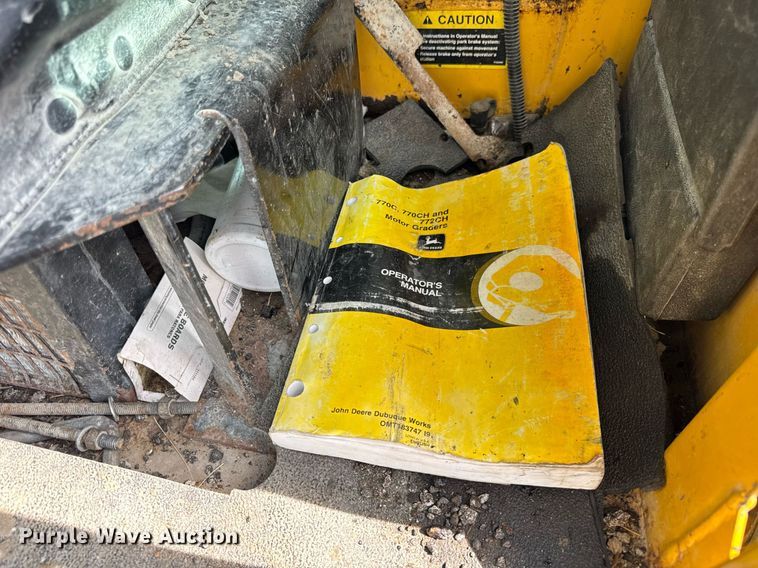 image for item DU3471 2000 John Deere 770CH motor grader