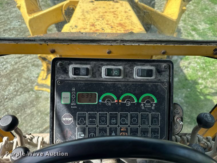 image for item DU3471 2000 John Deere 770CH motor grader