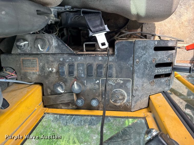 image for item DU3471 2000 John Deere 770CH motor grader