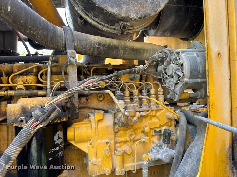 image for item DU3471 2000 John Deere 770CH motor grader