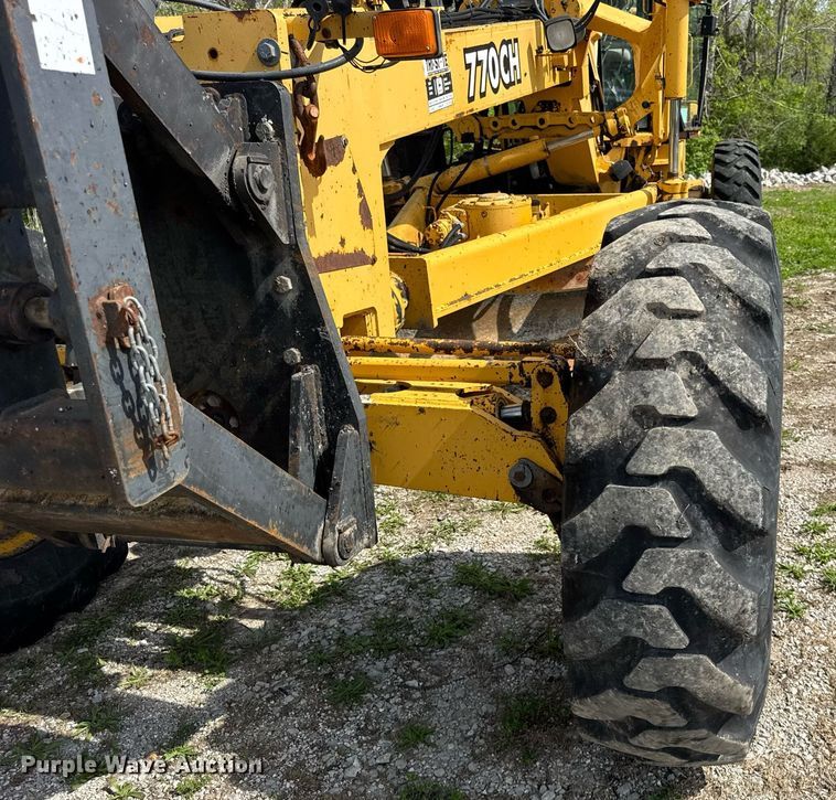 image for item DU3471 2000 John Deere 770CH motor grader