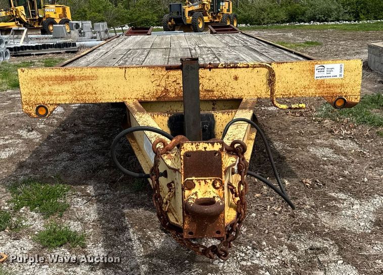 image for item DU3473 1997 Tow Master equipment trailer