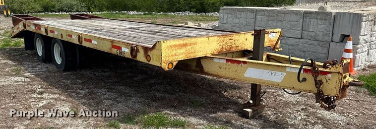 image for item DU3473 1997 Tow Master equipment trailer