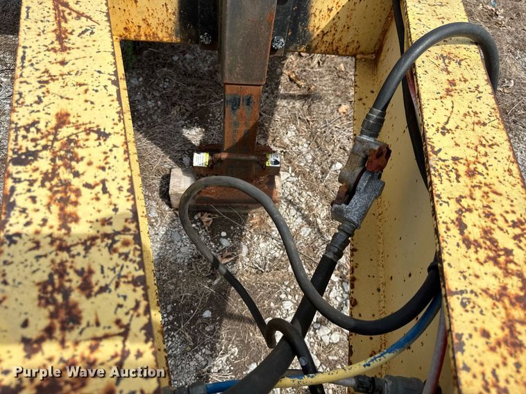 image for item DU3473 1997 Tow Master equipment trailer