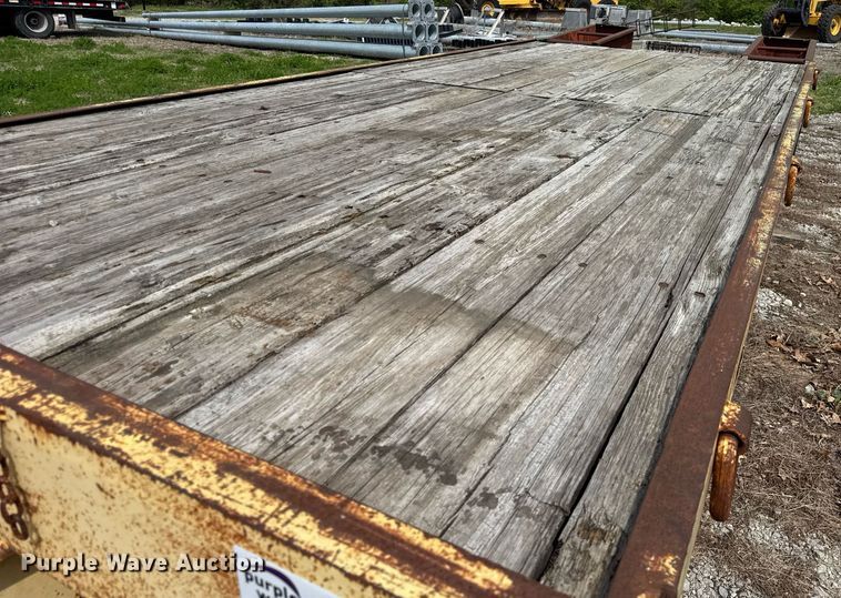 image for item DU3473 1997 Tow Master equipment trailer