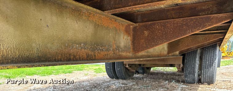 image for item DU3473 1997 Tow Master equipment trailer