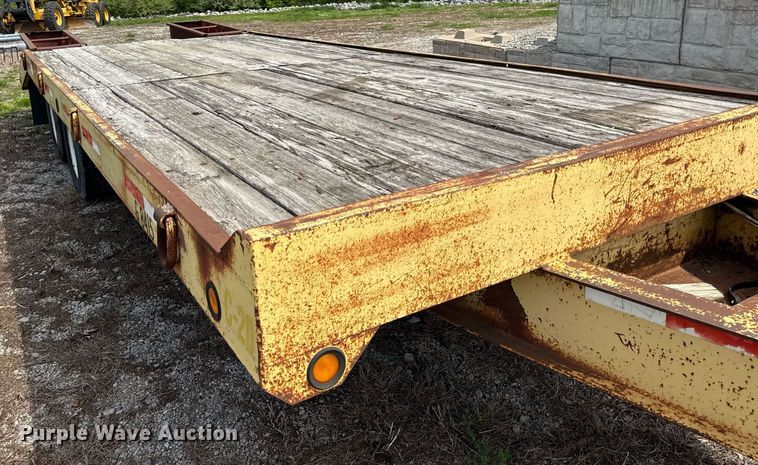 image for item DU3473 1997 Tow Master equipment trailer