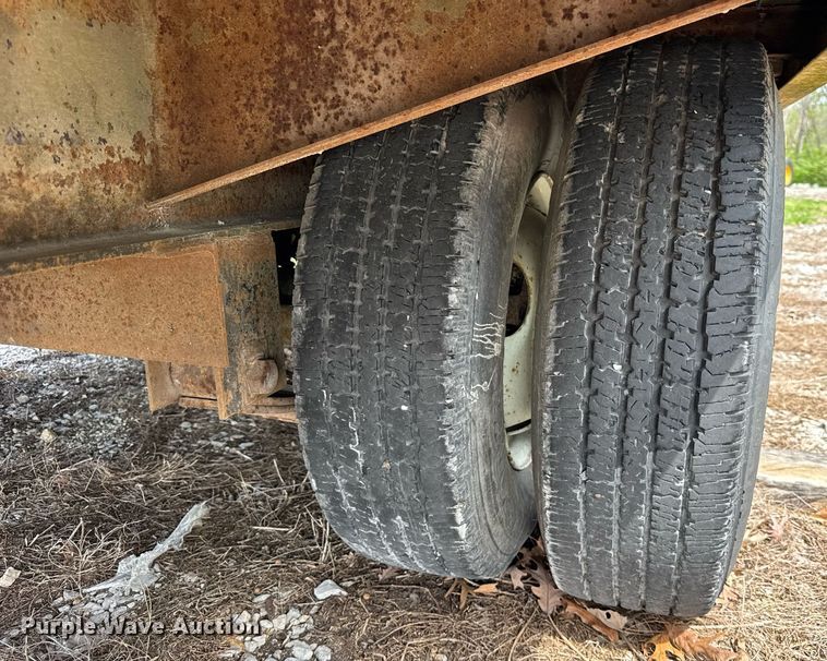 image for item DU3473 1997 Tow Master equipment trailer