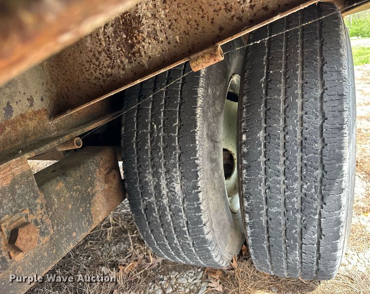 image for item DU3473 1997 Tow Master equipment trailer