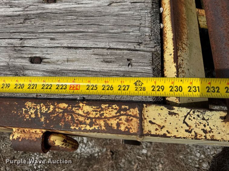 image for item DU3473 1997 Tow Master equipment trailer