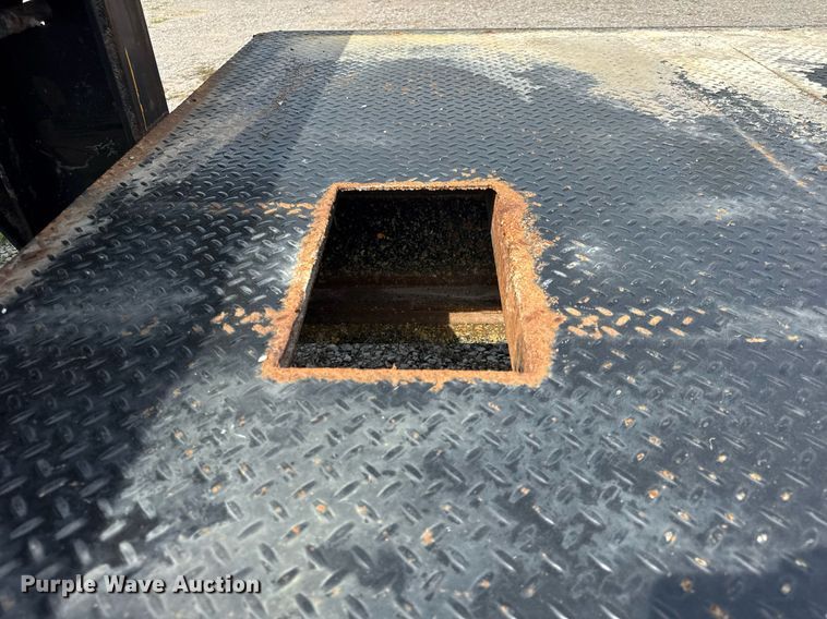 image for item DU3474 2009 Trailerman TBD8024N50 drop deck trailer