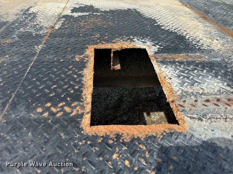 image for item DU3474 2009 Trailerman TBD8024N50 drop deck trailer