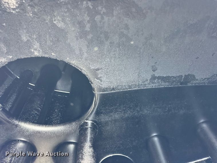 image for item DU3476 2006 Chevrolet C7500 oil distributor truck