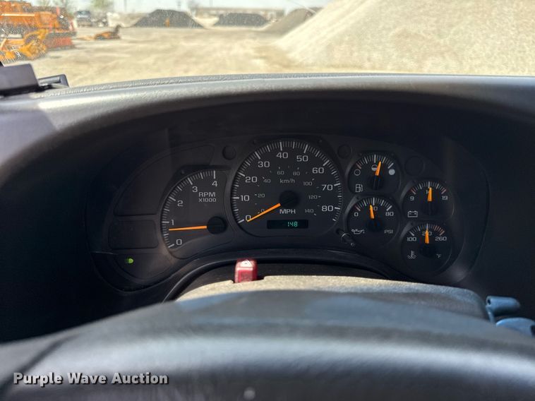 image for item DU3476 2006 Chevrolet C7500 oil distributor truck