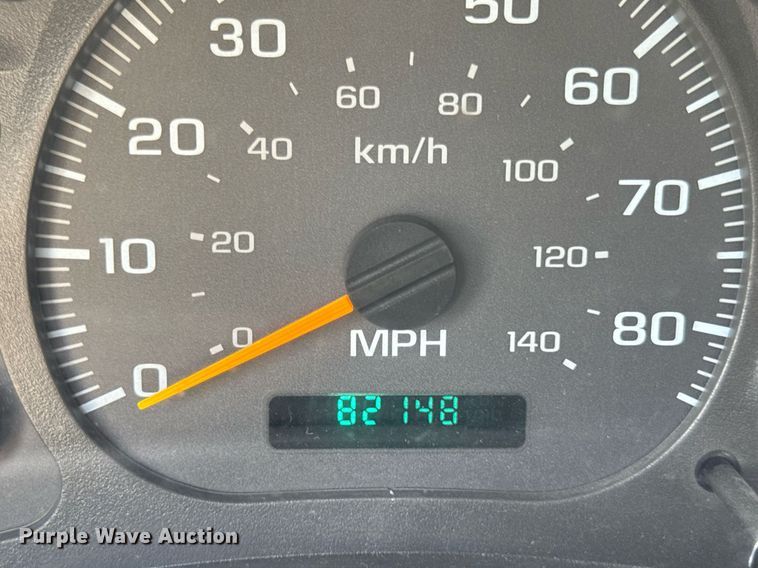 image for item DU3476 2006 Chevrolet C7500 oil distributor truck