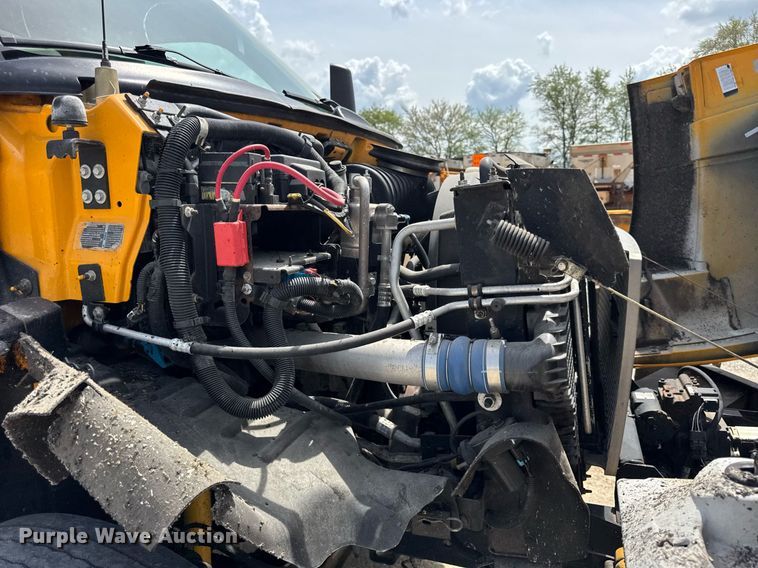 image for item DU3476 2006 Chevrolet C7500 oil distributor truck