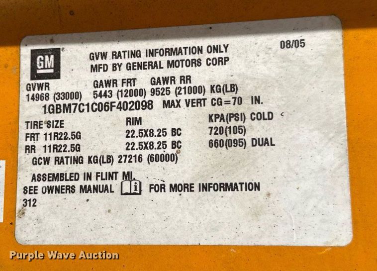 image for item DU3476 2006 Chevrolet C7500 oil distributor truck