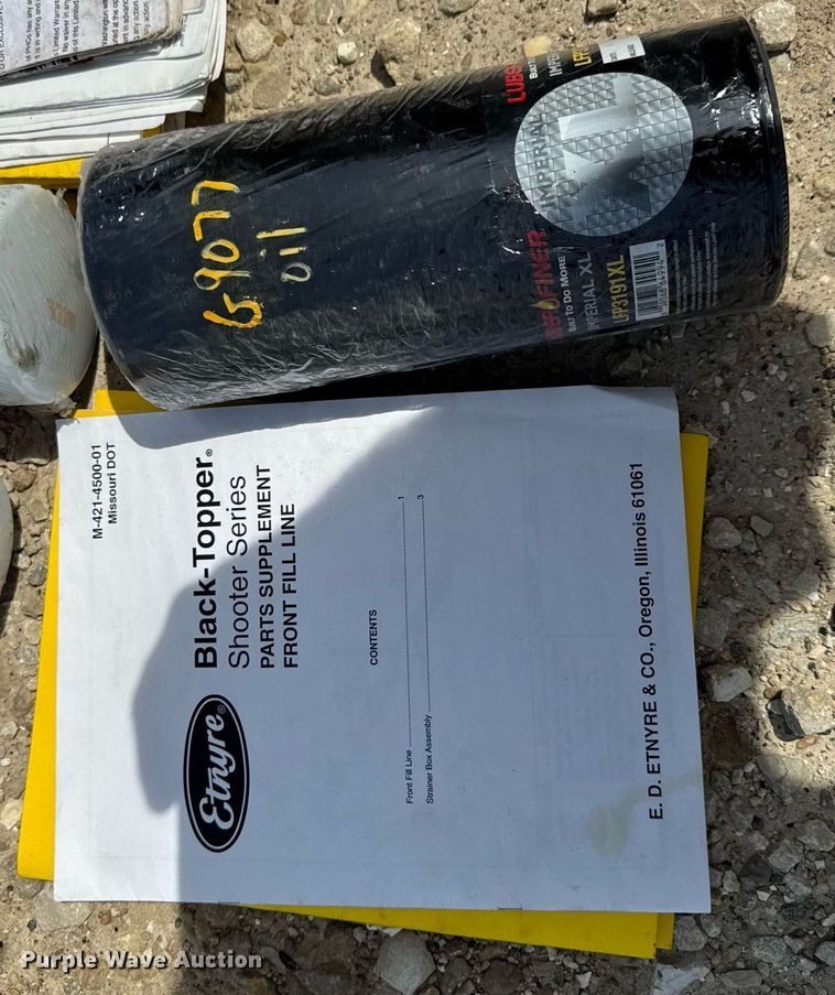 image for item DU3476 2006 Chevrolet C7500 oil distributor truck