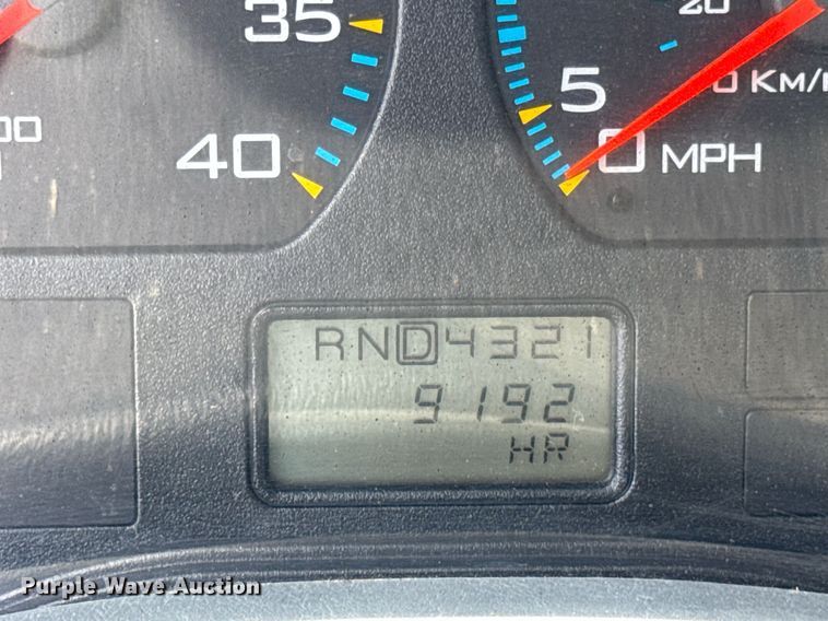 image for item DU3477 2007 International 7400 oil distributor truck