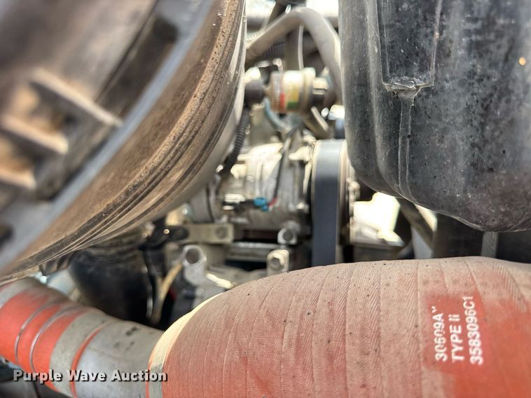 image for item DU3477 2007 International 7400 oil distributor truck