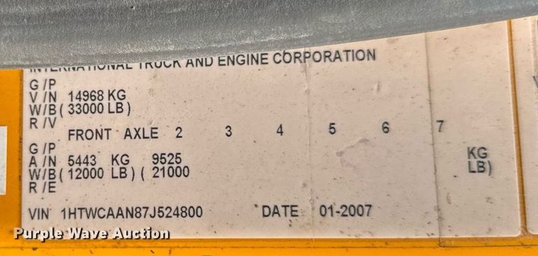 image for item DU3477 2007 International 7400 oil distributor truck