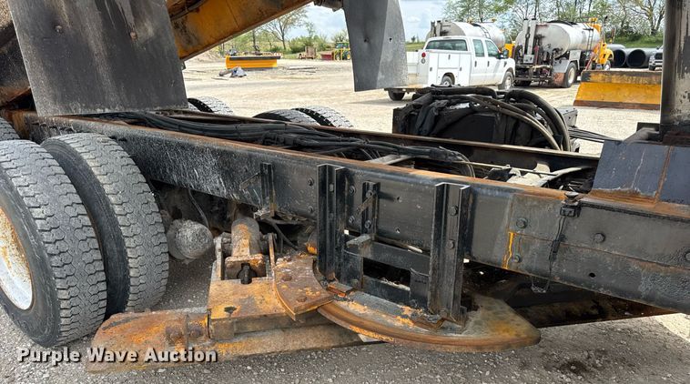 image for item DU3478 2006 International Workstar 7500 dump truck
