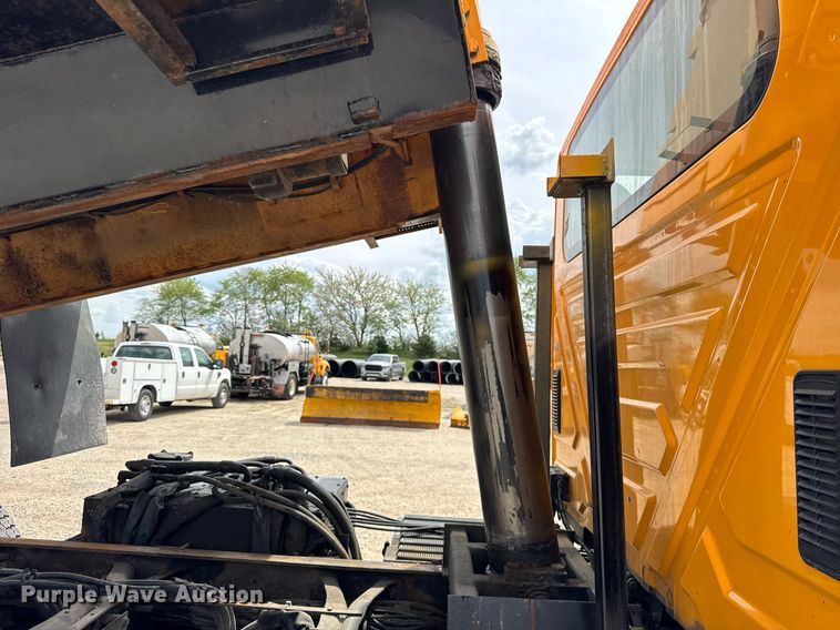 image for item DU3478 2006 International Workstar 7500 dump truck