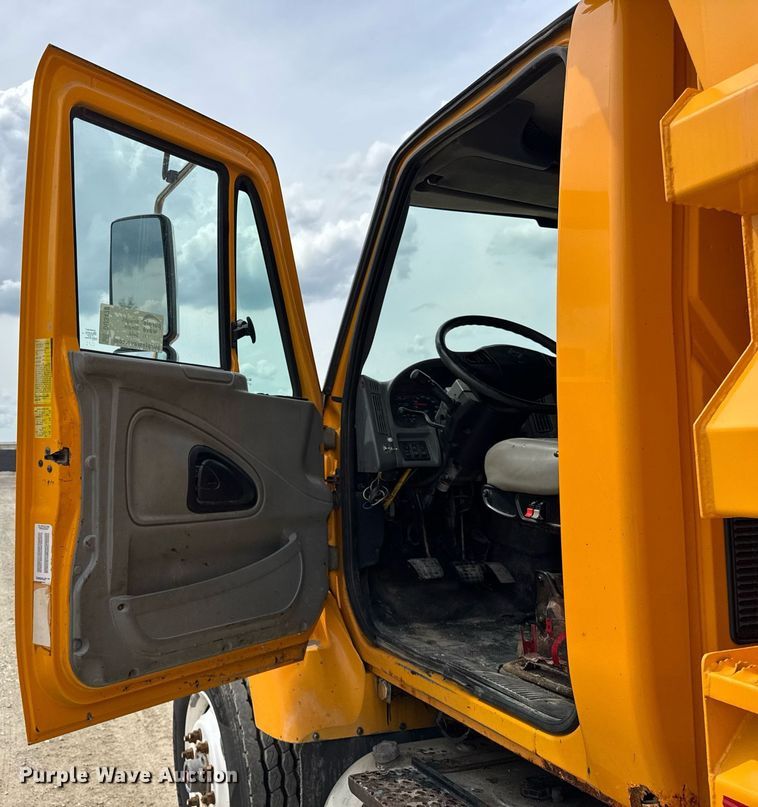 image for item DU3478 2006 International Workstar 7500 dump truck