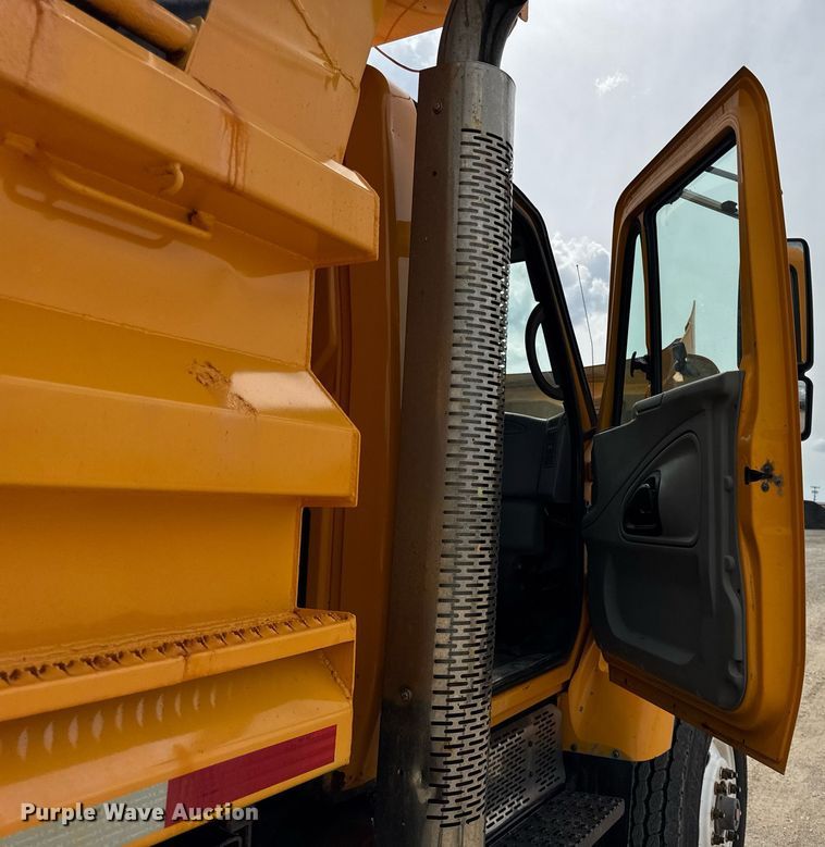 image for item DU3478 2006 International Workstar 7500 dump truck