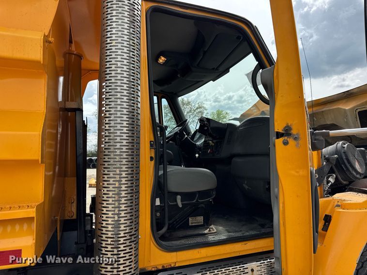 image for item DU3478 2006 International Workstar 7500 dump truck
