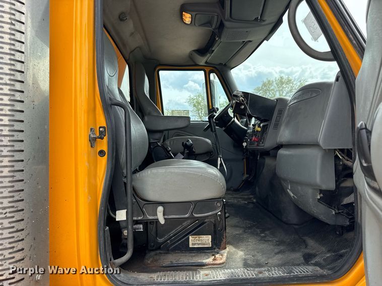 image for item DU3478 2006 International Workstar 7500 dump truck