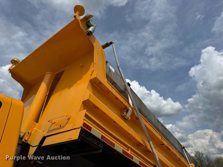 image for item DU3478 2006 International Workstar 7500 dump truck