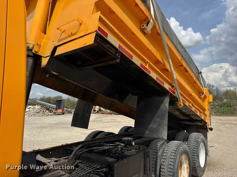 image for item DU3478 2006 International Workstar 7500 dump truck