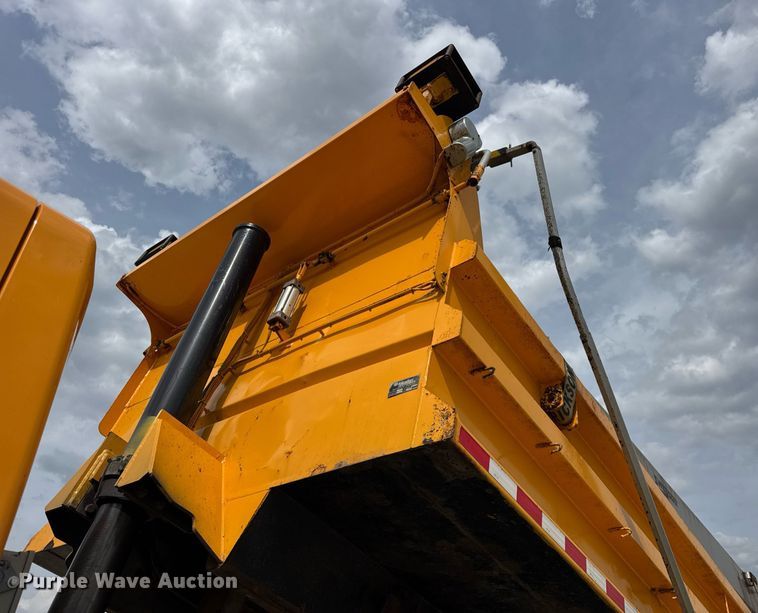 image for item DU3479 2011 International Workstar 7500 dump truck