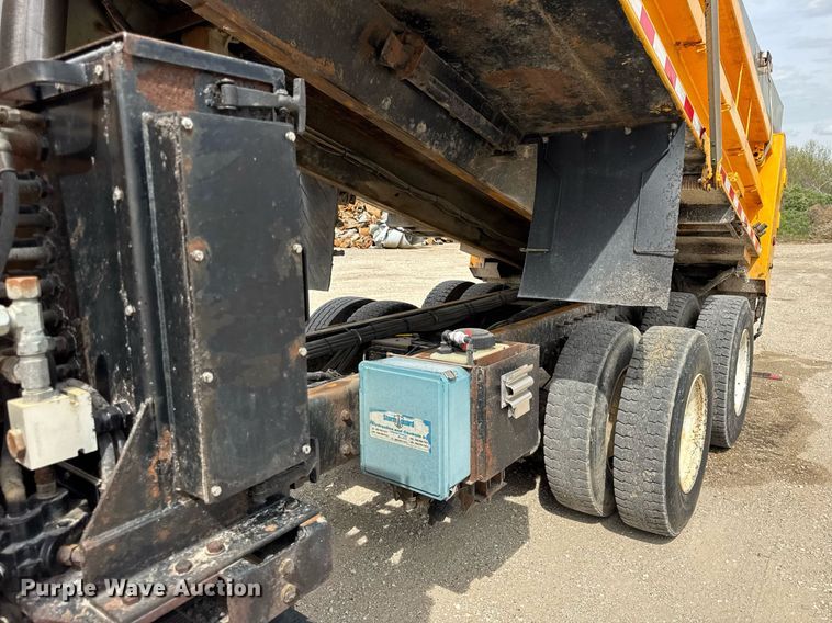 image for item DU3479 2011 International Workstar 7500 dump truck